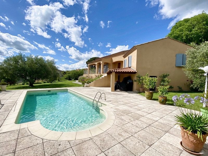 French property for sale in Saint-Maximin, Gard - €444,000 - photo 0