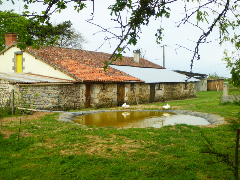 French property for sale in La Chapelle-Bâton, Vienne - €97,900 - photo 5