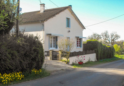 Maison à vendre à Le Bouchage, Charente, Poitou-Charentes, avec Leggett Immobilier