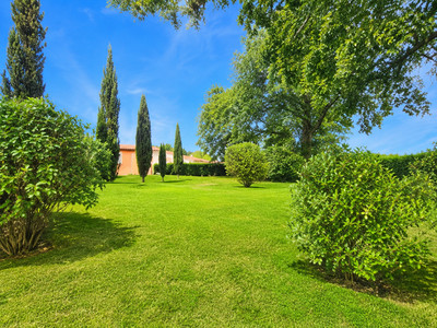 French property for sale in Chabanais, Charente - €285,000 - photo 2