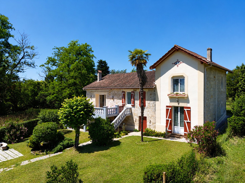 French property for sale in Bourg, Gironde - €359,000 - photo 0