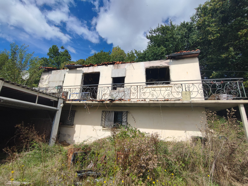 French property for sale in Villars-les-Bois, Charente-Maritime - €51,600 - photo 3