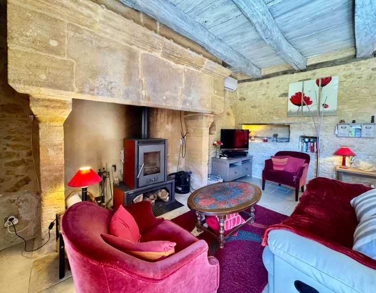 French property for sale in Saint-Cyprien, Dordogne - €327,000 - photo 2