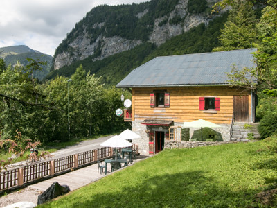 Chalet à vendre à Les Gets, Haute-Savoie, Rhône-Alpes, avec Leggett Immobilier