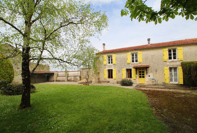 Maison à vendre à Mons, Charente, Poitou-Charentes, avec Leggett Immobilier