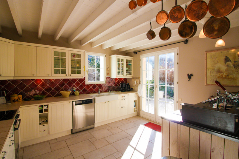 French property for sale in Savoillan, Vaucluse - €590,000 - photo 5
