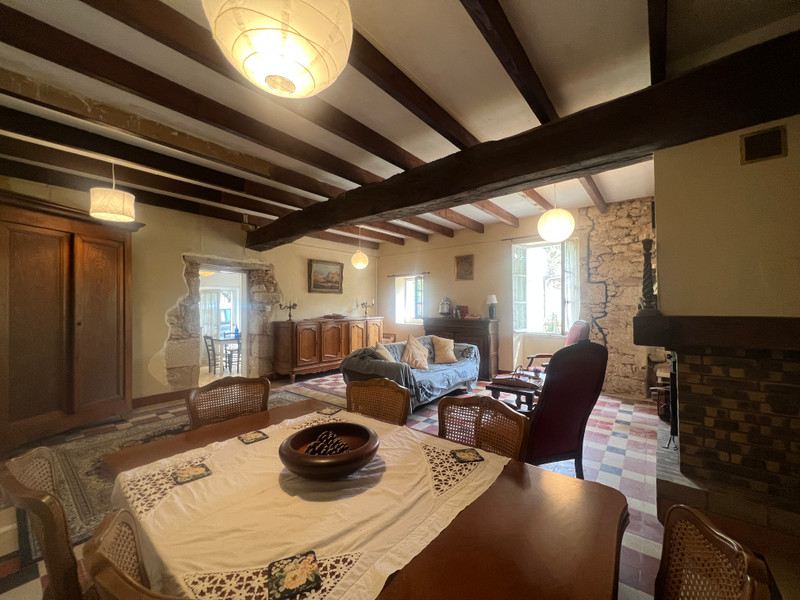 French property for sale in Eynesse, Gironde - €180,000 - photo 4