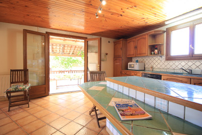 French property for sale in Salles-d'Aude, Aude - €390,000 - photo 2