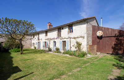 French property for sale in Saires, Vienne - €162,000 - photo 1