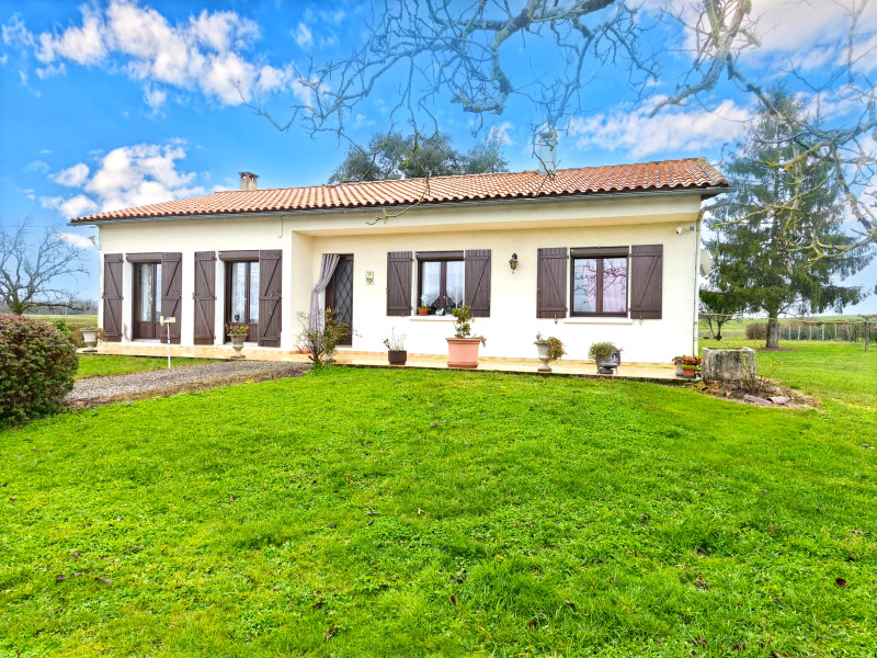 French property for sale in Marthon, Charente - €189,000 - photo 0