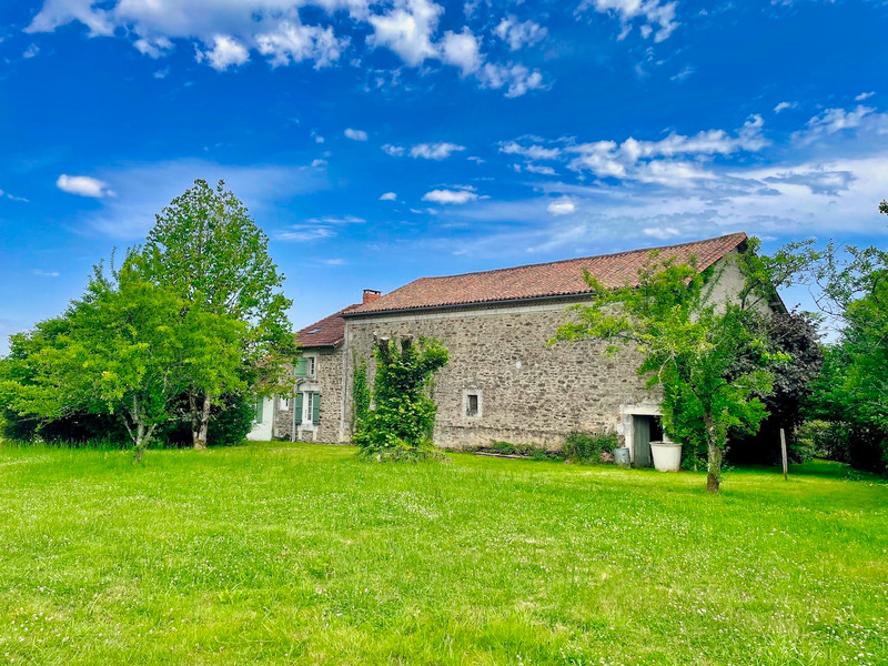 French property for sale in Nontron, Dordogne - €164,000 - photo 3