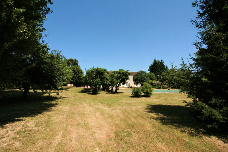 French property for sale in La Rochefoucauld, Charente - &#8364;318,000 - photo 10