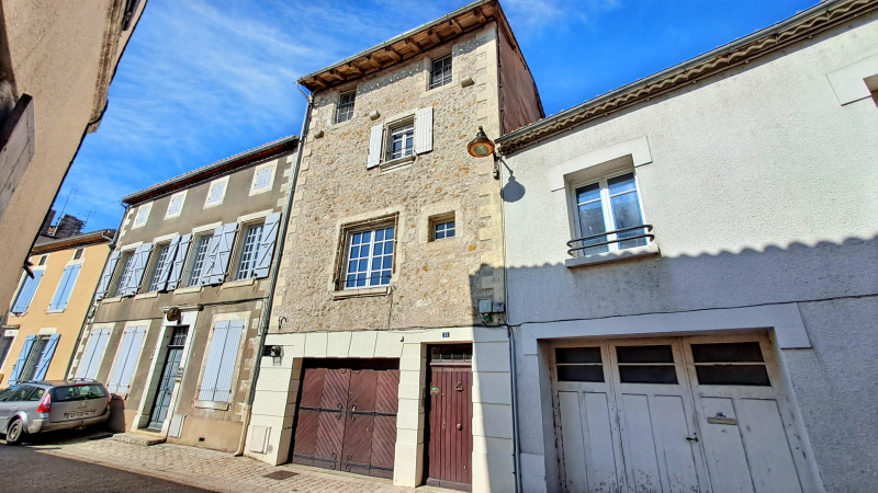 Propriété à vendre à La Rochefoucauld-en-Angoumois, Charente - 397 500 €