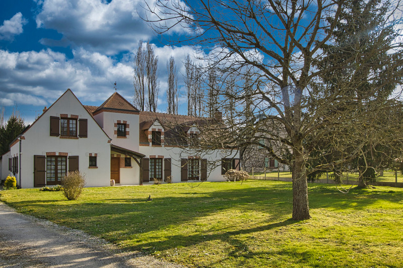 French property for sale in Orléans, Loiret - €513,000 - photo 0