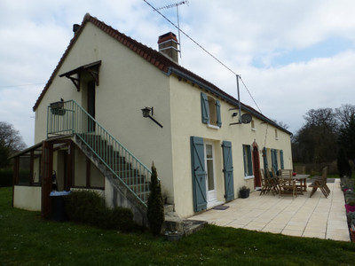 Maison à vendre à Parnac, Indre, Centre, avec Leggett Immobilier