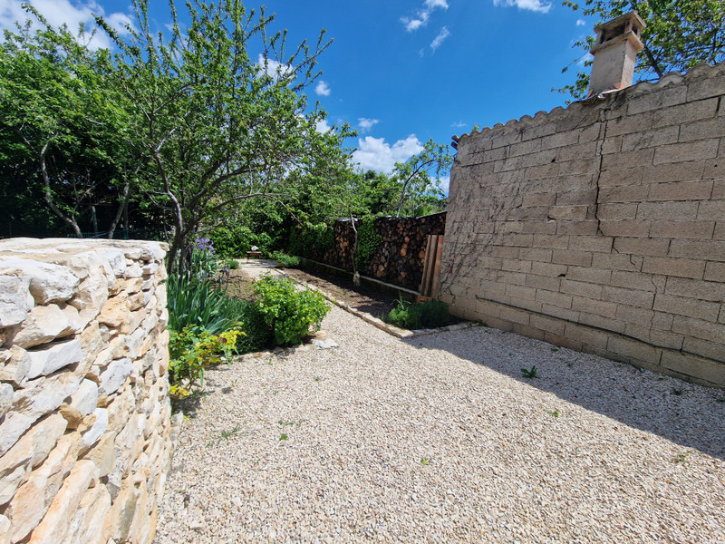 French property for sale in Saint-Christol, Vaucluse - €349,650 - photo 1