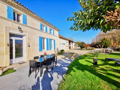 Maison à vendre à Chadenac, Charente-Maritime, Poitou-Charentes, avec Leggett Immobilier