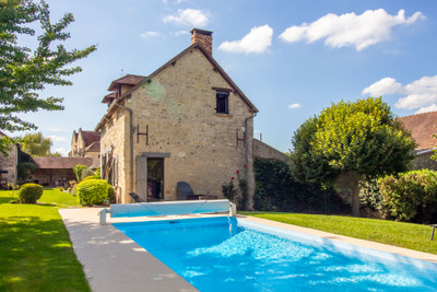 French property for sale in Gommecourt, Yvelines - €790,000 - photo 1