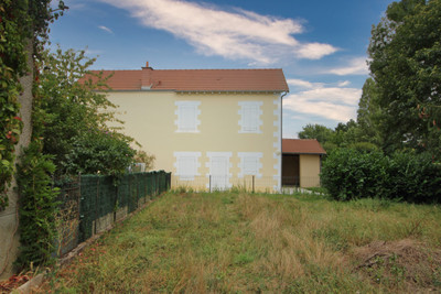 Maison à vendre à Exideuil-sur-Vienne, Charente, Poitou-Charentes, avec Leggett Immobilier