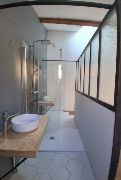 French property for sale in Montbazin, Hérault - €410,000 - photo 7