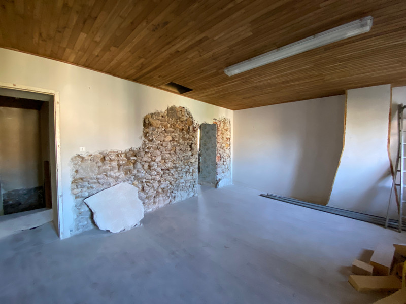 French property for sale in Écuras, Charente - €95,000 - photo 5