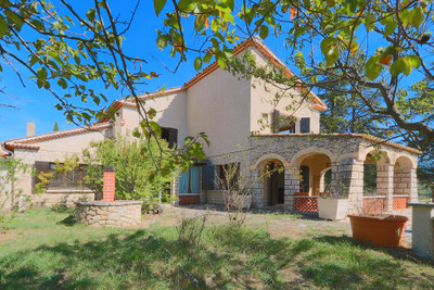 Maison à vendre à Saint-Saturnin-lès-Apt, Vaucluse, PACA, avec Leggett Immobilier