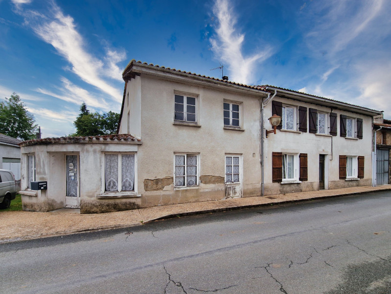 Maison à vendre à Chirac, Charente - 142 900 € - photo 1