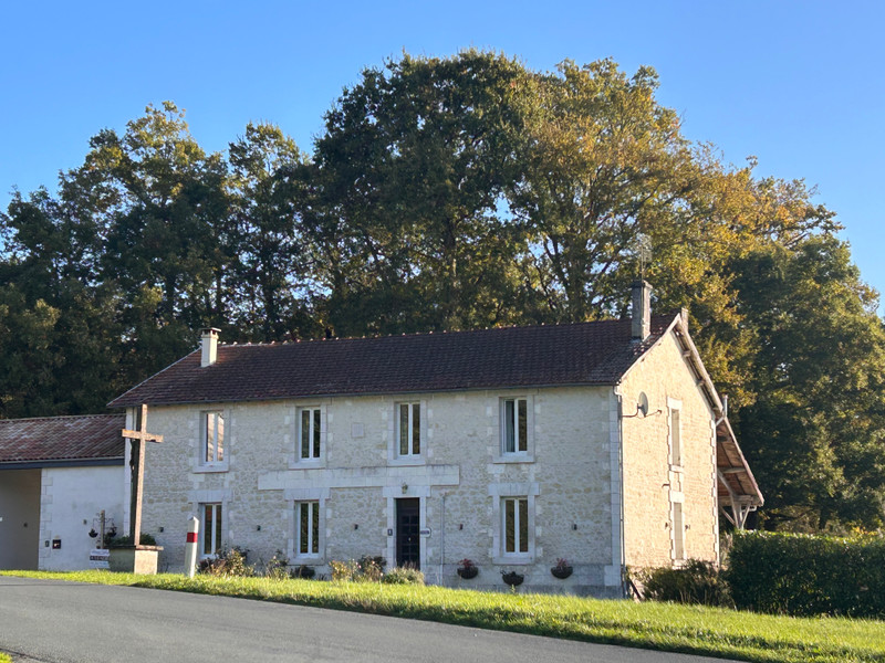 French property for sale in Baignes-Sainte-Radegonde, Charente - €294,250 - photo 0