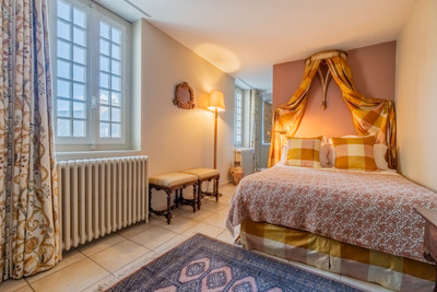 Stunning château, private hotel in the heart of the historic city of Thouars