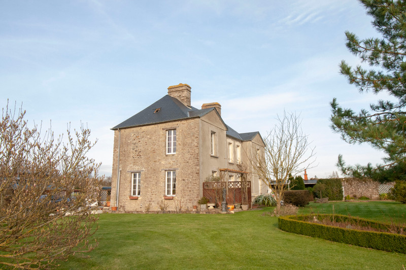 French property for sale in Saint-Fromond, Manche - &#8364;337,000 - photo 5