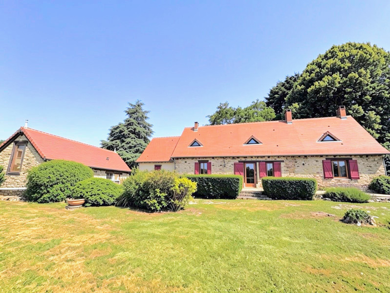 French property for sale in La Porcherie, Haute-Vienne - €335,000 - photo 0