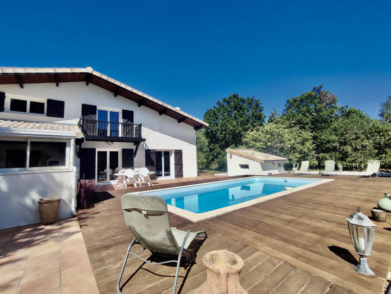 French property for sale in Mios, Gironde - €699,000 - photo 2