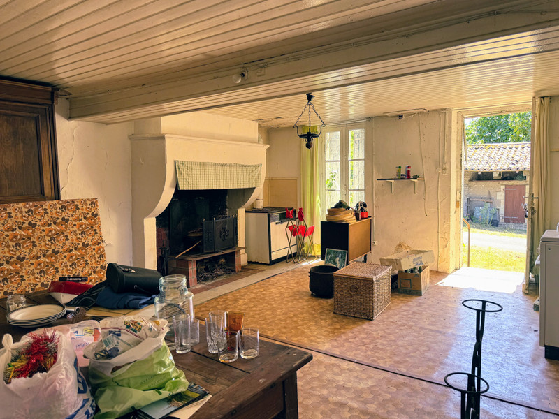 French property for sale in Courlac, Charente - €72,600 - photo 9