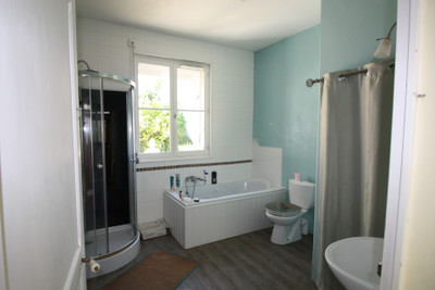 French property for sale in Saint-Jean-d'Angély, Charente-Maritime - €172,800 - photo 5