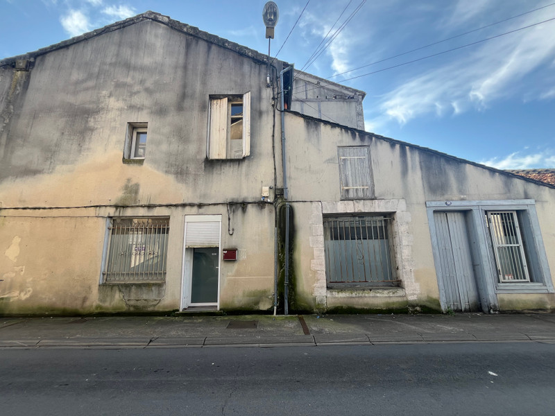 French property for sale in Sainte-Foy-la-Grande, Gironde - €76,300 - photo 4
