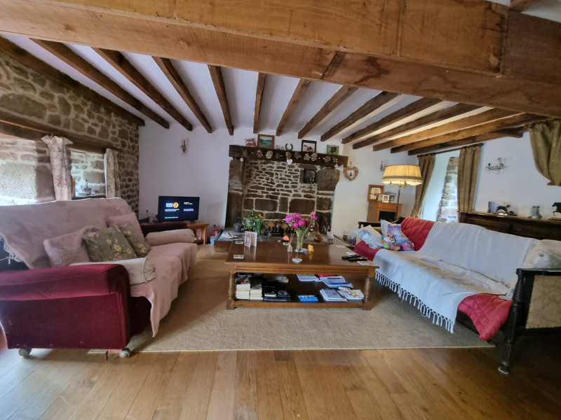 French property for sale in Carelles, Mayenne - €333,900 - photo 5