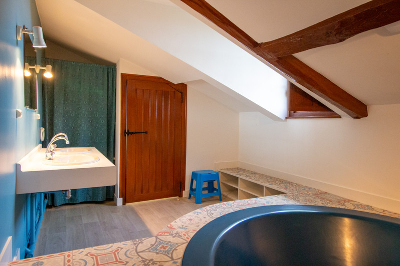 French property for sale in Maillé, Indre-et-Loire - €445,200 - photo 5