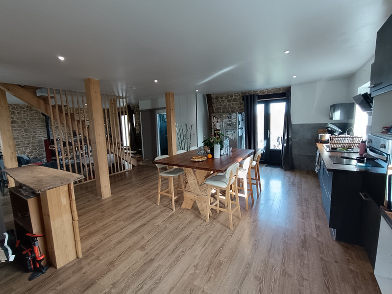 French property for sale in Auzances, Creuse - €139,900 - photo 7