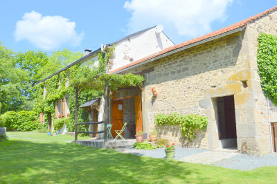 Commerce à vendre à Ladapeyre, Creuse, Limousin, avec Leggett Immobilier