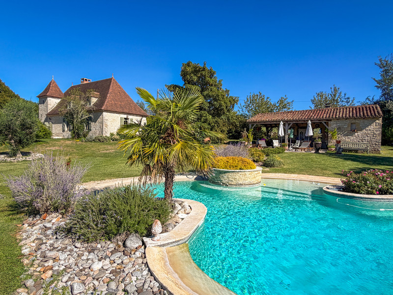 French property for sale in Séniergues, Lot - €1,038,000
