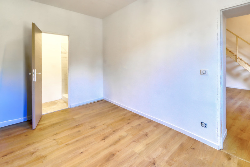 French property for sale in Apt, Vaucluse - €199,000 - photo 12