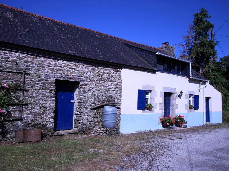Maison à vendre à Plonévez-du-Faou, Finistère - 119.900 € - photo 1