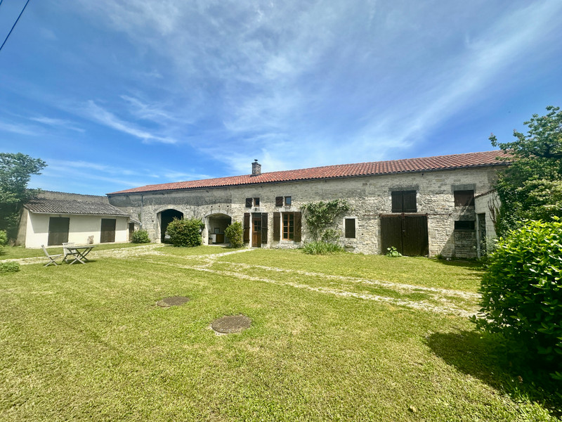 French property for sale in Ballans, Charente-Maritime - €224,950 - photo 1