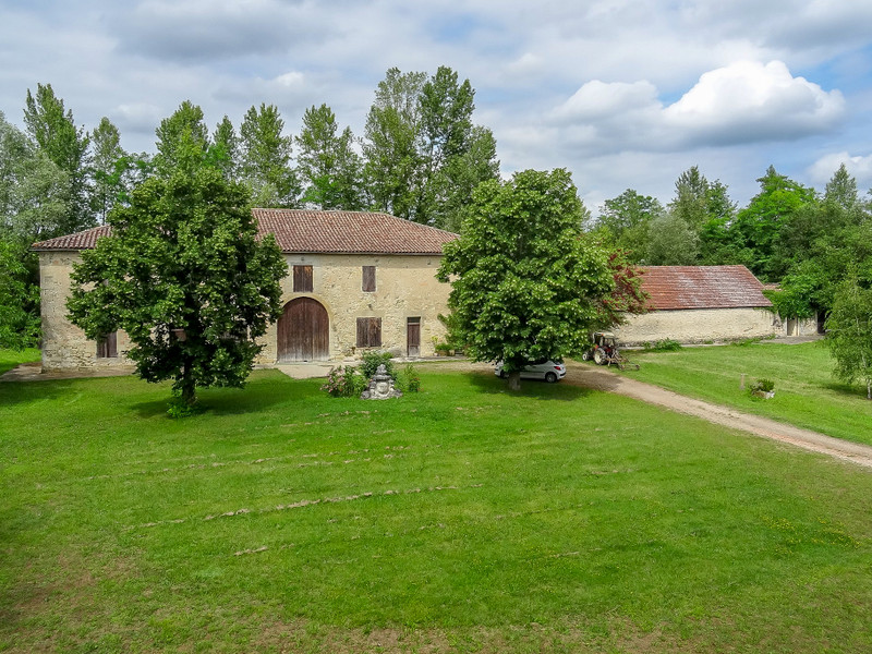 French property for sale in Sauveterre-de-Guyenne, Gironde - &#8364;1,060,000 - photo 2