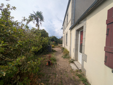 French property for sale in Poullaouen, Finistère - €129,950 - photo 7