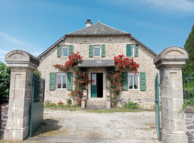 French property for sale in Saint-Privat, Corrèze - €429,300 - photo 1