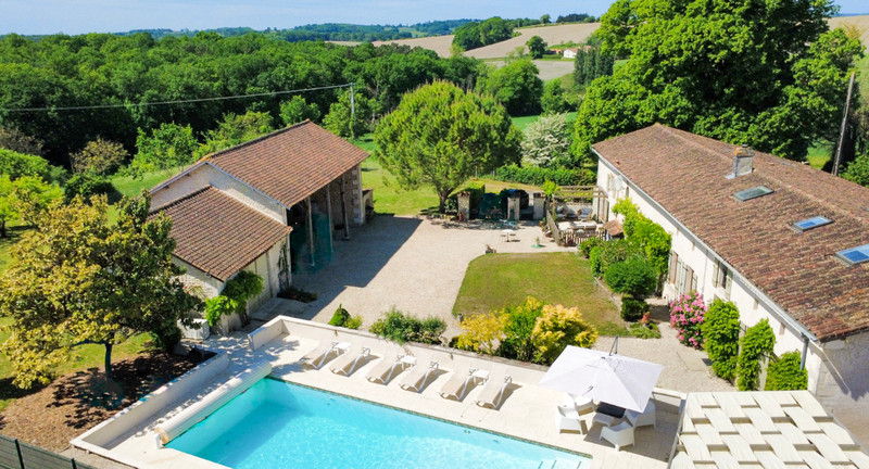 French property for sale in Sainte-Souline, Charente - €487,600 - photo 2