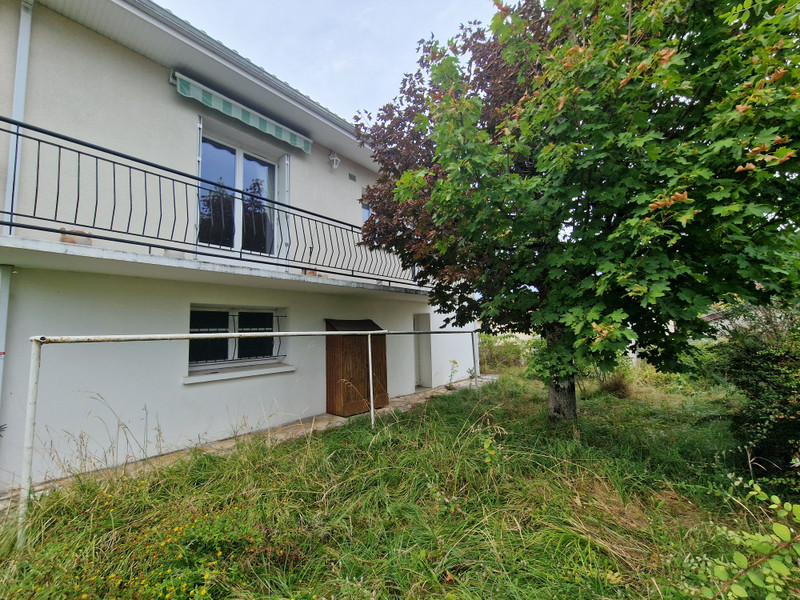 French property for sale in Angoulême, Charente - €176,000 - photo 2