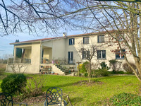 Maison à vendre à Saint-Nicolas-de-la-Grave, Tarn-et-Garonne - 389 000 € - photo 1