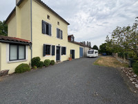 Maison à vendre à Saint-Saud-Lacoussière, Dordogne - 256.800 € - photo 1